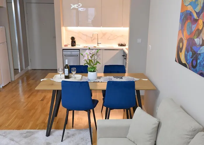 Premium Diamond 7th &13th Floor View *